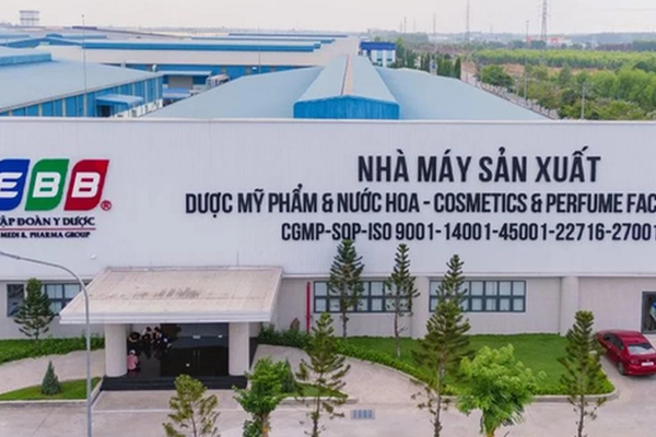 Cục Quản lý Dược tạm ngừng tiếp nhận hồ sơ của công ty chồng Đoàn Di Băng