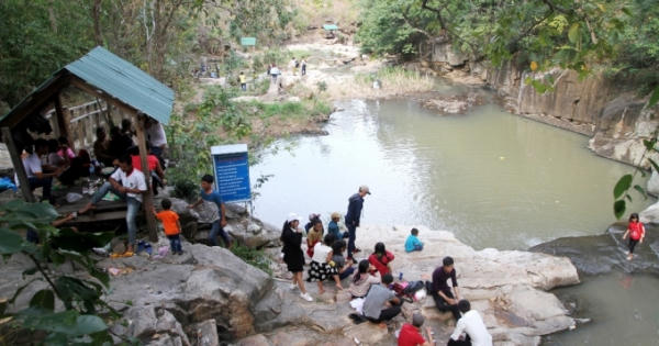 Gia Lai: Học sinh lớp 12 bị đuối nước thương tâm khi đi tắm suối