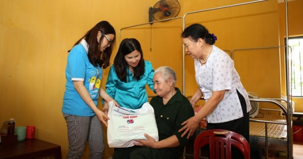 Dược phẩm Tâm Bình mang cả tâm tình đến với thương bệnh binh nhân dịp 27/7 Dược phẩm Tâm Bình mang cả tâm tình đến với thương bệnh binh nhân dịp 27/7