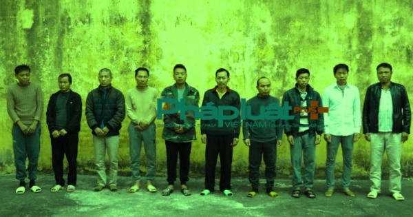 Vĩnh Phúc: Ăn cỗ mừng tân gia, 10 đối tượng bị bắt giữ khi say sưa bên chiếu bạc