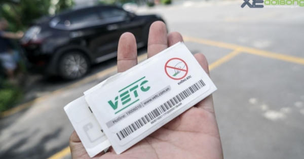 Dán tem thu giá tự động cho ô tô