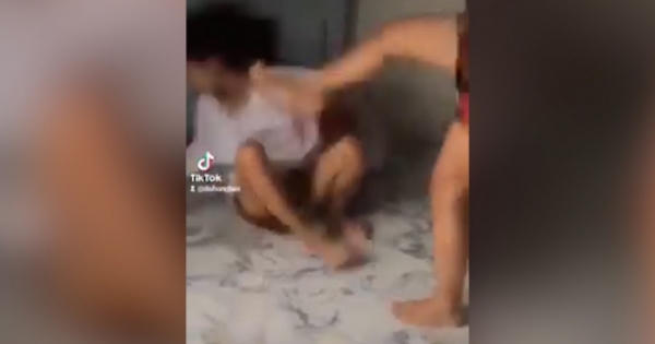 Công an điều tra vụ nữ sinh bị nhóm bạn đánh nhập viện Công an điều tra vụ nữ sinh bị nhóm bạn đánh nhập viện