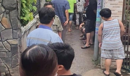 Mâu thuẫn chuyện về quê nghỉ lễ, chồng vác dao Thái Lan đâm vợ tử vong tại chỗ