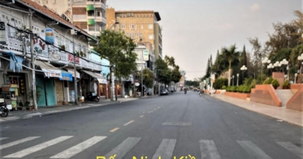 Cần Thơ vắng bóng người dân trong ngày đầu thực hiện cách ly xã hội