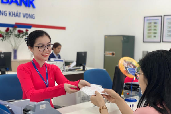 VietABank dự kiến chia cổ tức 39%, niêm yết trên HOSE hoặc HNX