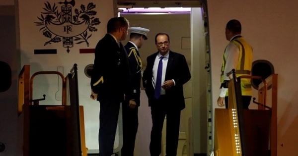 Tổng thống Pháp Hollande đến Hà Nội