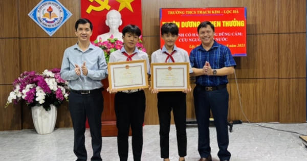 Hà Tĩnh: Khen thưởng hai học sinh cứu hai em nhỏ đuối nước