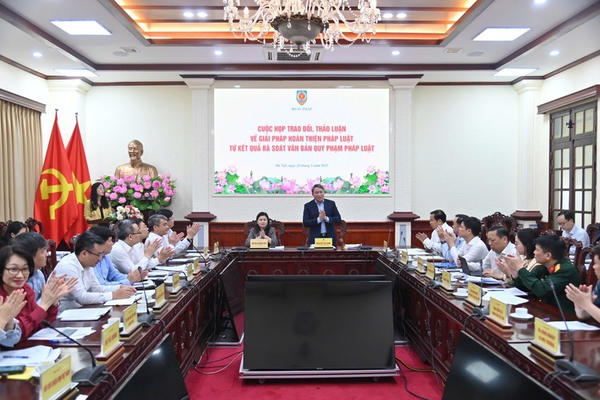 Hoàn thiện pháp luật theo định hướng tổ chức chính quyền địa phương hai cấp