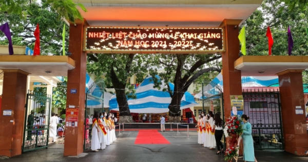 Nghi vấn thầy giáo Trường THPT Cẩm Phả nhắn tin “gạ tình” nữ sinh