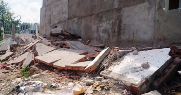 Hà Nội: Dựng rạp đám cưới trong cơn bão, 1 người chết, 3 người bị thương