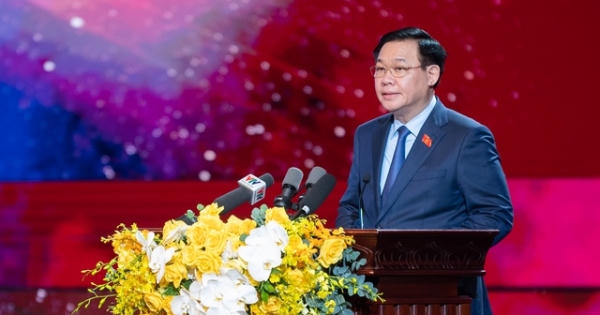 Chủ tịch Quốc hội Vương Đình Huệ phát động toàn dân phòng cháy, chữa cháy và cứu nạn, cứu hộ Chủ tịch Quốc hội Vương Đình Huệ phát động toàn dân phòng cháy, chữa cháy và cứu nạn, cứu hộ