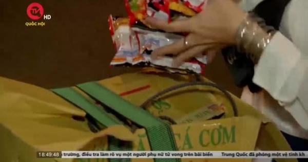 TP HCM: Cô giáo dùng mạng xã hội giúp người nghèo