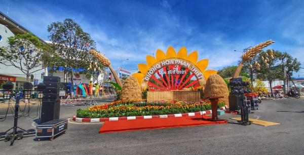 Đường hoa Phan Thiết ngập tràn hương sắc Xuân