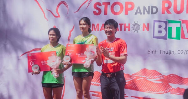 Hàng nghìn vận động viên tranh giải Marathon tại Bàu Trắng U&Me Hàng nghìn vận động viên tranh giải Marathon tại Bàu Trắng U&Me