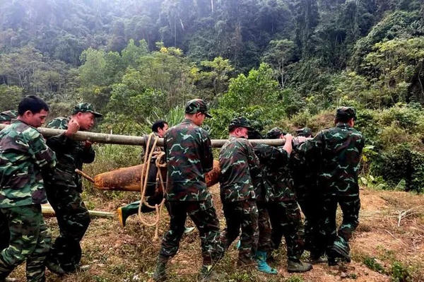 Hủy nổ an toàn quả bom nặng 300kg tại Bắc Kạn