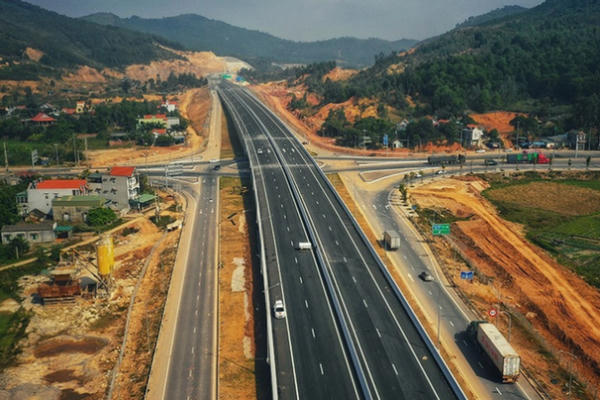 Quyết tâm hoàn thành 2.500km đường bộ cao tốc Bắc - Nam phía Đông