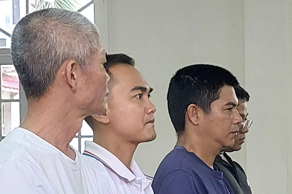 Nhiều bị cáo vào tù vì cá độ và ghi lô đề