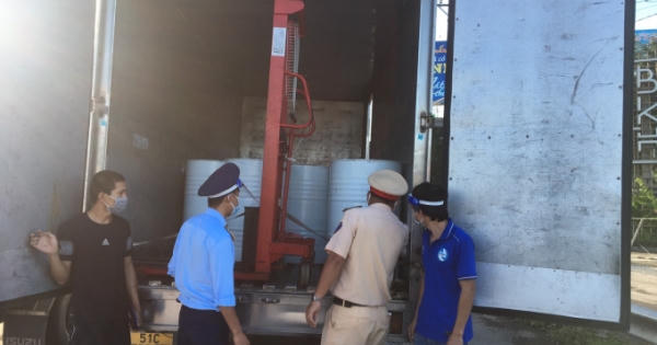 Tiền Giang: Phát hiện hơn 4 tấn nguyên liệu thuốc thú y vi phạm về nhãn hàng hóa