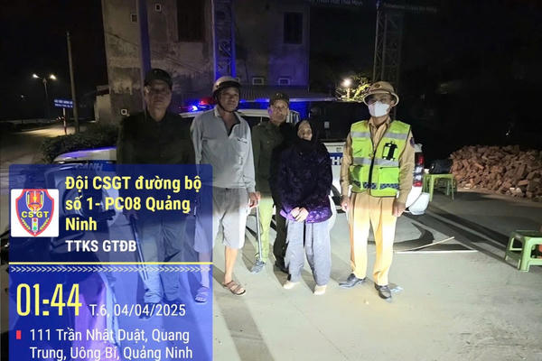 CSGT Quảng Ninh giúp đỡ cụ bà đi lạc lúc rạng sáng về với gia đình