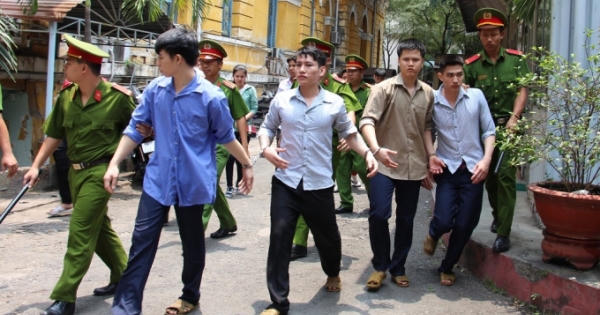 Mò ra công viên "xin đểu" đôi tình nhân, một người bị đánh tử vong