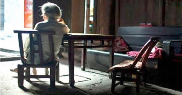 Những câu chuyện buồn tuổi 'xuống dốc cuộc đời'