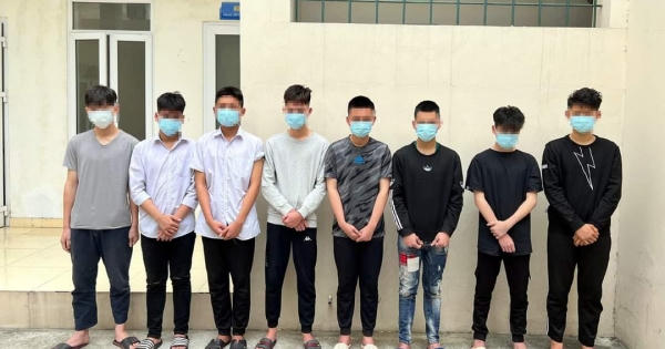 Hà Nội: Tạm giữ nhóm thanh niên"cứ thấy người là đánh"