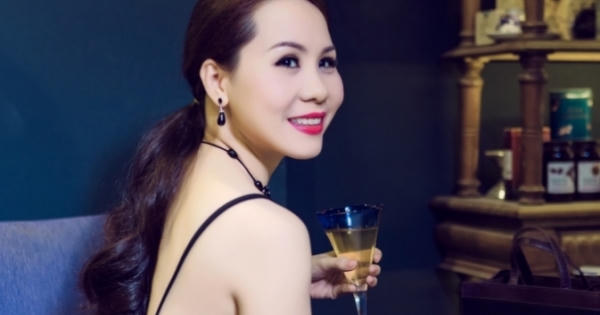 Nữ hoàng Kim Chi bật mí cách tạo nên vẻ quyến rũ của mái tóc Nữ hoàng Kim Chi bật mí cách tạo nên vẻ quyến rũ của mái tóc