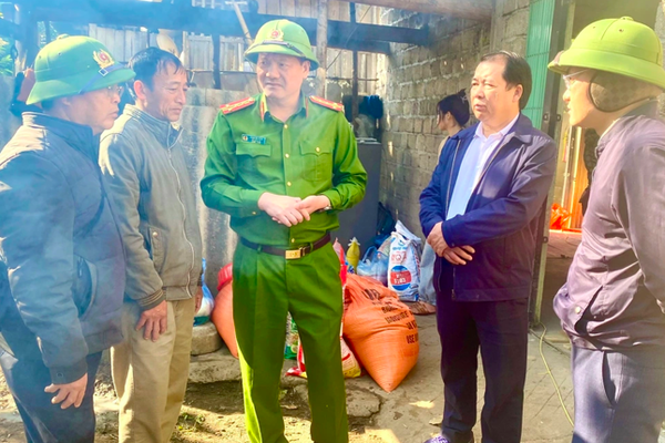 Huy động 400 người "lập chốt" chặn các ngả đường truy tìm nghi phạm giết cô gái 21 tuổi