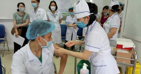 Nghệ An: Chính thức tiêm vắc xin phòng Covid-19