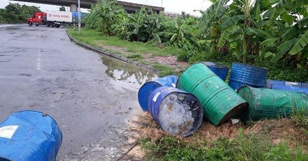 Báo động vấn nạn đổ trộm rác thải