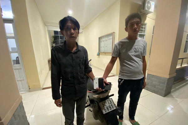 Đồng Nai: Bắt nhóm thanh niên chuyên cướp giật điện thoại của công nhân