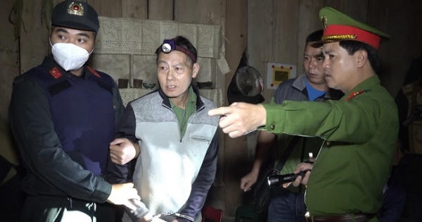 Đồng loạt “đột kích” 12 địa điểm phức tạp về ma túy thu giữ nhiều vũ khí nóng