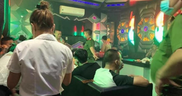 Hà Nội: Bắt giữ 31 đối tượng tổ chức tiệc ma túy giữa đại dịch Covid-19 Hà Nội: Bắt giữ 31 đối tượng tổ chức tiệc ma túy giữa đại dịch Covid-19