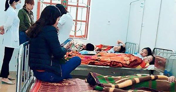 Tìm nguyên nhân 7 học sinh nghi ngộ độc khi ăn sáng trước cổng trường