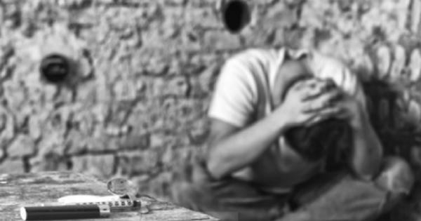 Người cha "đẩy" con vào tù mong cách ly "cái chết trắng"