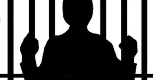 Nếu quan hệ bất chính với học trò, cô giáo có thể bị khởi tố hình sự