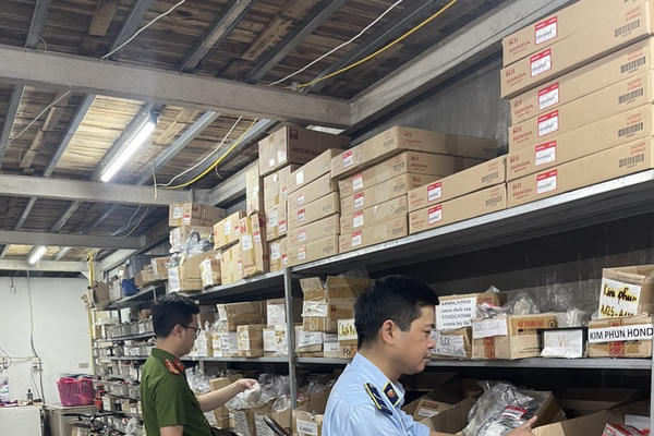 Hải Dương: Tạm giữ gần 400 chiếc vành xe máy không rõ nguồn gốc xuất xứ