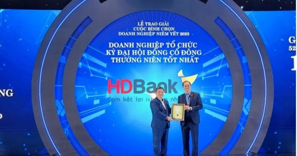 Có gì ở 10 Báo cáo thường niên xuất sắc nhất khối Tài chính?