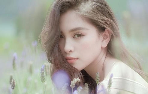 Ngất ngây với vẻ ngọt ngào của Hoa hậu Tiểu Vy sau nửa năm đăng quang