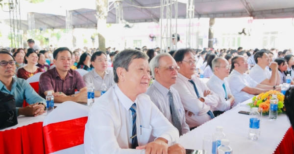 Trường THPT Trấn Biên kỷ niệm 20 năm thành lập