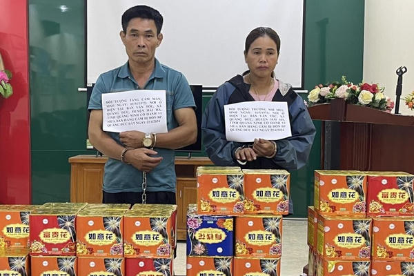 Quảng Ninh: Bắt giữ cặp vợ chồng buôn bán pháo nổ số lượng lớn