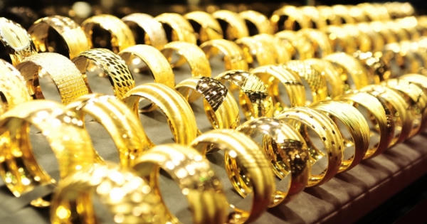 Giá vàng hôm nay 8/8: Vàng tăng "khủng", vọt đỉnh kỷ lục 42 triệu/lượng