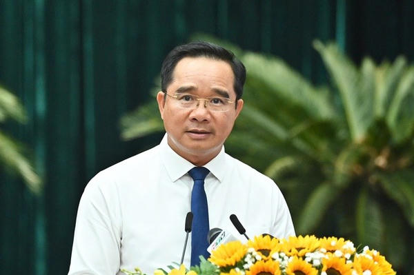 Chủ tịch TPHCM chỉ đạo không để tình trạng cán bộ vừa bổ nhiệm lại bị xử lý