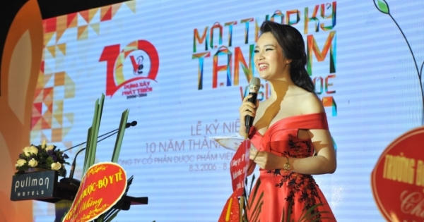 Đông đảo nghệ sĩ tên tuổi chúc mừng Dược Việt Đức tròn 10 năm tuổi