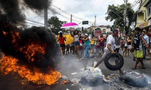“Làn sóng” bạo lực cướp sinh mạng cả trăm người “Làn sóng” bạo lực cướp sinh mạng cả trăm người