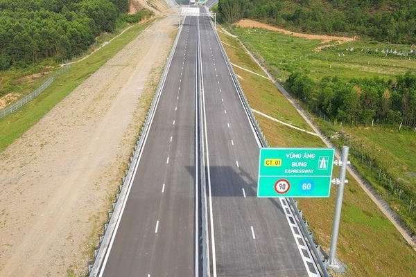 Giao Cục Đường bộ Việt Nam quản lý, khai thác tuyến cao tốc Vũng Áng - Bùng