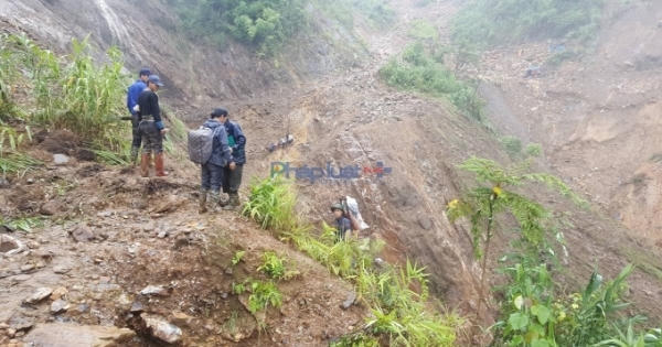 Lội trong bùn 15km vào hiện trường vụ lũ quét bãi vàng ở Nậm Xây