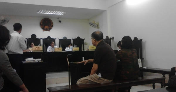 70 tuổi vẫn "nằng nặc" đòi ly hôn vợ