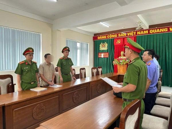 Khởi tố, bắt tạm giam nguyên Chủ tịch UBND phường Quang Trung
