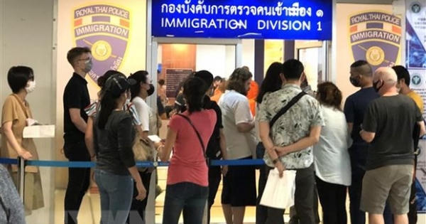 Kiều bào bình tĩnh, sáng suốt, tuân thủ quy định phòng, chống COVID-19 Kiều bào bình tĩnh, sáng suốt, tuân thủ quy định phòng, chống COVID-19